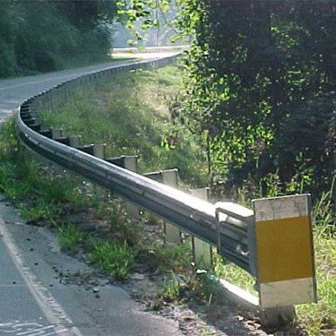 Barriere antincorrosive a traccia W con sicurezza stradale e curvatura curva