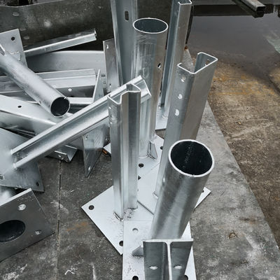 Posti di flangia metallica galvanizzata anticorrosione per la sicurezza e l'affidabilità stradale