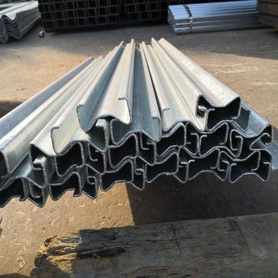 Post di acciaio Sigma in metallo galvanizzato a caldo personalizzato per corrimano stradale