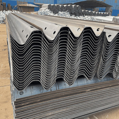 Barriera di sicurezza del traffico anti-corrosione W-Beam Steel Highway Guardrail per autostrade
