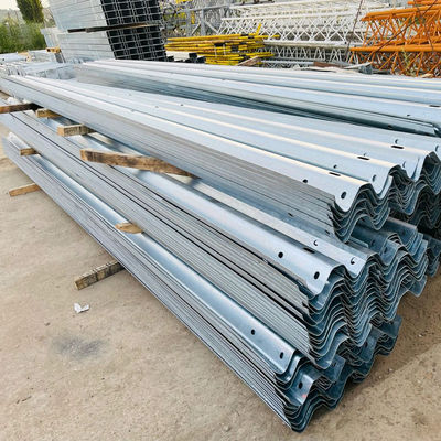 Tecnologia laminata a freddo galvanizzata a caldo En1317 N1 Zinc Steel Protective Highway Guardrail