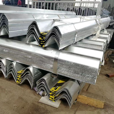 Rivestimento di zinco personalizzato W Beam Guardrail per la protezione delle autostrade AASHTO M-180 Standard