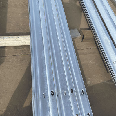 Cornice rotonda per autostrade 550-600 g/m2 Rivestimento di zinco e tecnologia galvanizzata a caldo