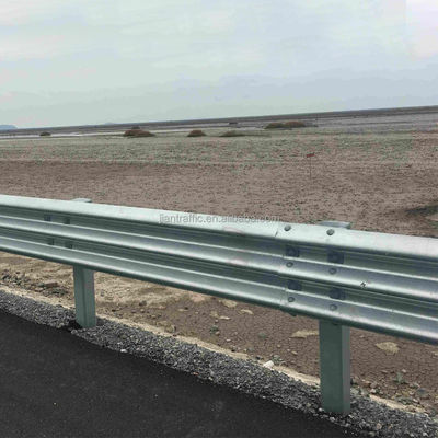 Strato di recinzione metallica standard AASHTO M-180 Q235 Q345 per la prevenzione degli incidenti stradali