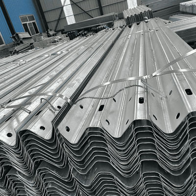 Q235 Q345 Acciaio galvanizzato a caldo fabbricazione di ringhiere per autostrade e per la sicurezza esterna
