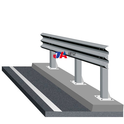 CE/BV/ISO 9001/ISO14001/ISO 18001 Posti di acciaio galvanizzato certificati per corrimano stradale