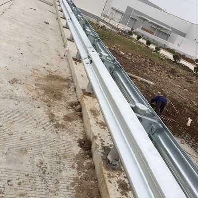 CE/BV/ISO Certificato di sicurezza Q235B Q345B Barriere di sicurezza per autostrade in acciaio per la protezione stradale