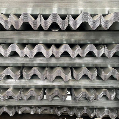 Righe di protezione per autostrade galvanizzate a caldo utilizzate per la tecnologia galvanizzata a caldo Q235 Q345