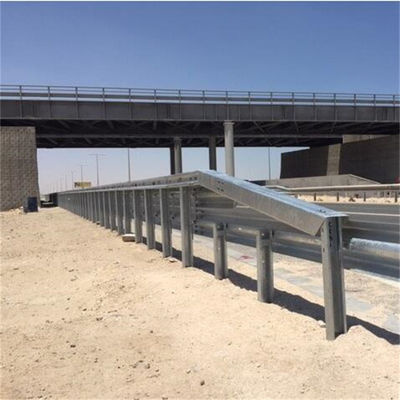 Barricata per autostrade in acciaio a tre onde con dimensioni personalizzate e tecnologia galvanizzata a caldo