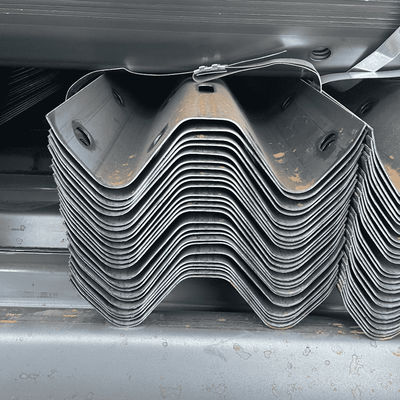 AASHTO M-180 Standard Acciaio Galvanizzato Corrugato Tracciato di Trave Autostradale Sistema di Guardia di Righe Post e Spazzatore