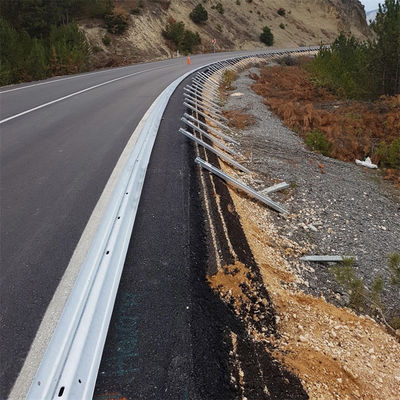 Sicurezza stradale colore personalizzato W Beam Highway Guardrail Traffic Barrier in California