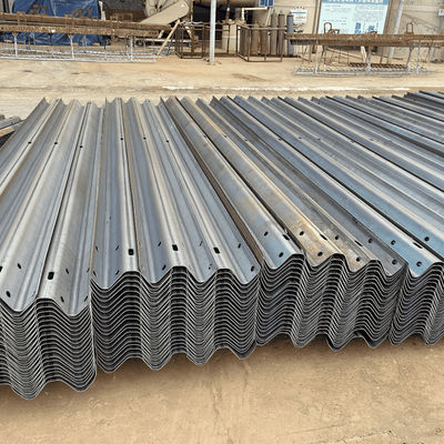 Standard AASHTO M-180 Safety Roadway Guardrail Traffic Barrier per la protezione delle autostrade