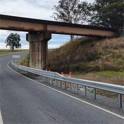 Sicurezza all'aperto Acciaio galvanizzato Autostrada Strada di protezione Barriera di collisione con C Post