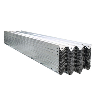 Sicurezza esterna Galvanizzato W Beam Highway Guardrail a bassa per le applicazioni