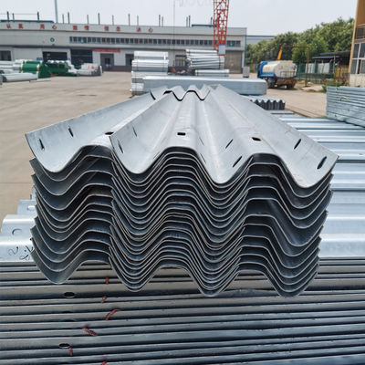 Sicurezza esterna Galvanizzato W Beam Highway Guardrail a bassa per le applicazioni