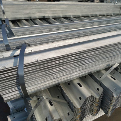 Barricata protettiva in polvere galvanizzata con rivestimento a trave W per la sicurezza esterna sulla strada cinese 2022