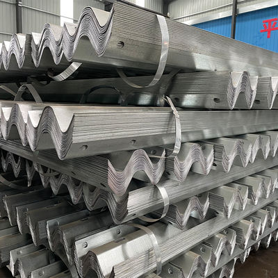 Guardia della sicurezza stradale cornici ondulate W Beam Barrier Standard AASHTO M-180 Personalizzato
