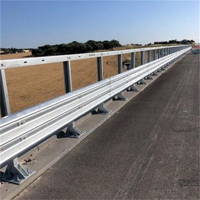 Q235 Q345 Barricata stradale in acciaio galvanizzato in polvere rivestita con e sicurezza esterna