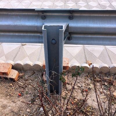 Righe di protezione per autostrade personalizzate C Post galvanizzato a caldo per la sicurezza del traffico stradale