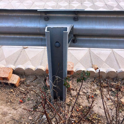 Righe di protezione per autostrade personalizzate C Post galvanizzato a caldo per la sicurezza del traffico stradale