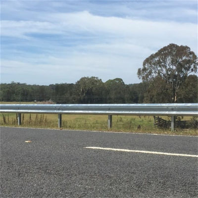 Galvanizzato S355jr Q355B A36 Acciaio W Beam Highway Guardrail Standard AASHTO M-180