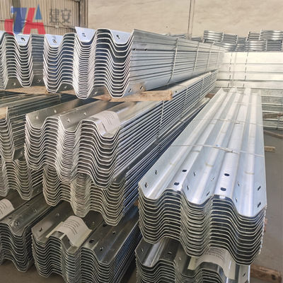 ISO9001/TUV/ BV/CE Certificato W Beam Guardrail per la protezione da incidenti stradali galvanizzati a caldo
