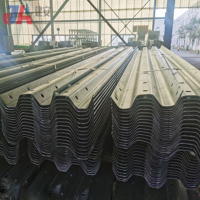 ISO9001/TUV/ BV/CE Certificato W Beam Guardrail per la protezione da incidenti stradali galvanizzati a caldo