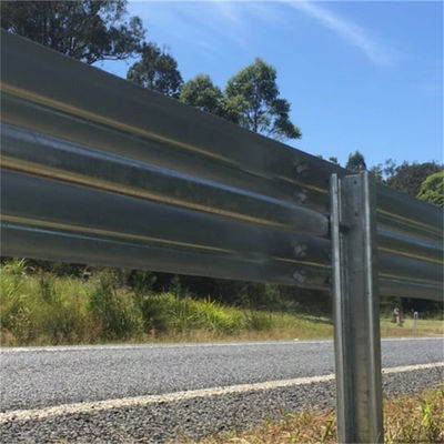 ISO9001/TUV/ BV/CE Certificato W Beam Guardrail per la protezione da incidenti stradali galvanizzati a caldo
